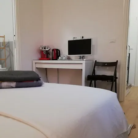 Stop Over Blq Bed & Breakfast